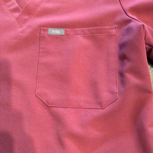 FIGS Limited Edition Quartz Breast Cancer Pink Small Catarina One Pocket - Picture 3 of 7